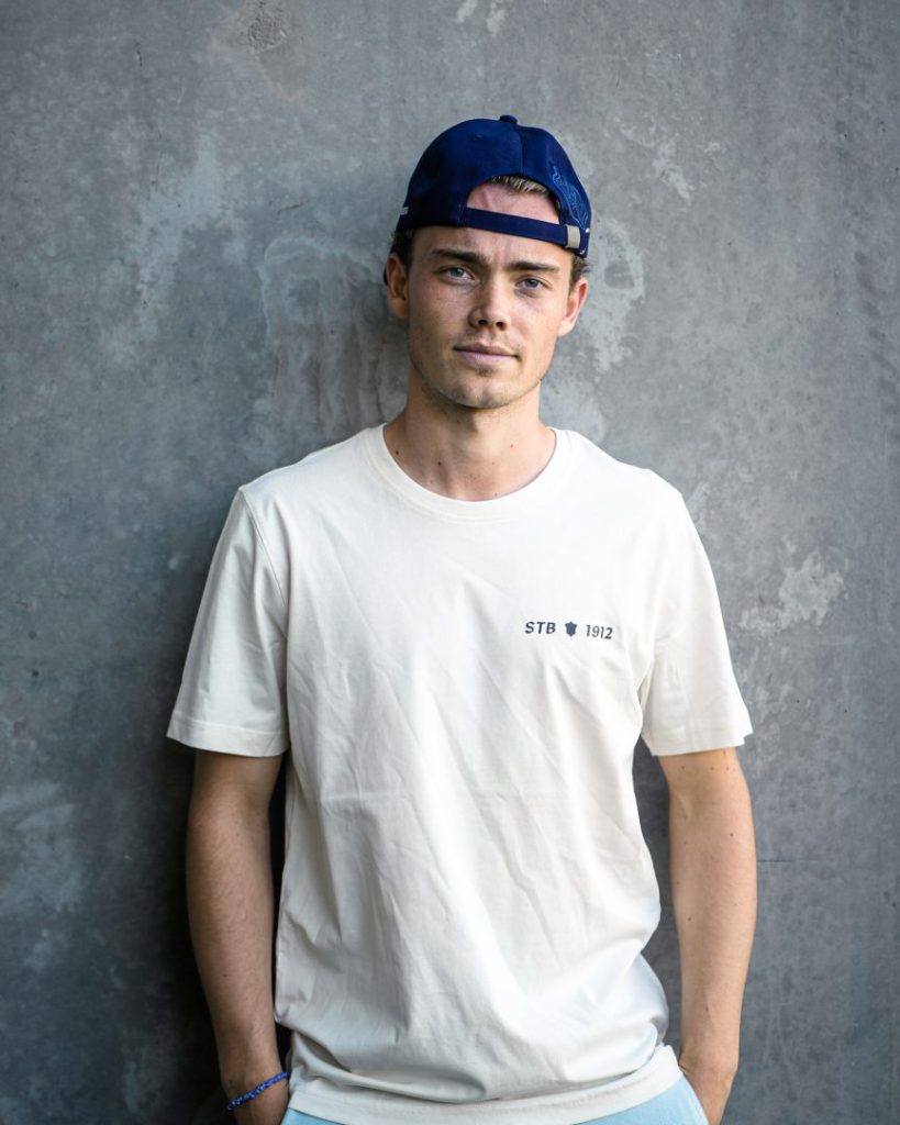 STB 1912 Tee HVIT