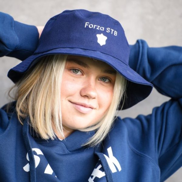 Bøttehatt, voksen